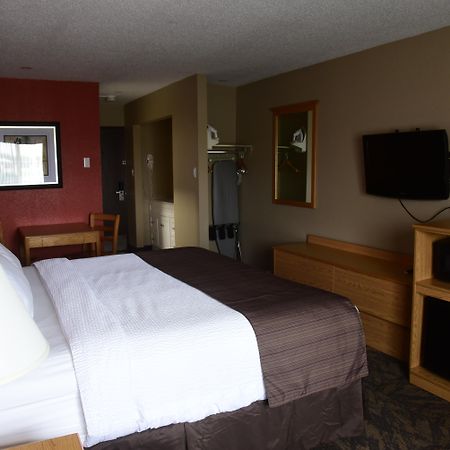 Coast Swift Current Hotel Exterior foto